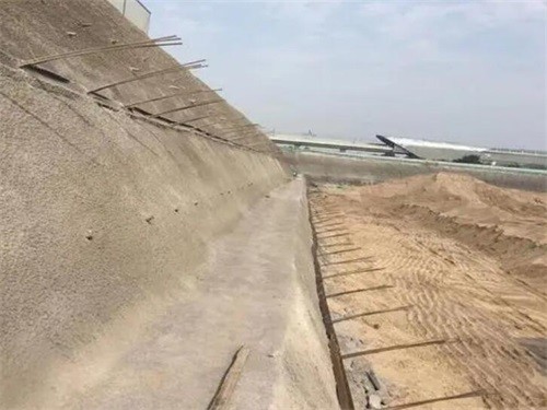 迎江河道边坡加固